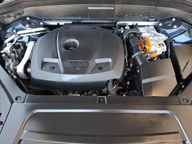 2026 Volvo XC90 Plug-In Hybrid Plus, T8 AWD, Electric/Gasoline, Bright, 7 Seats