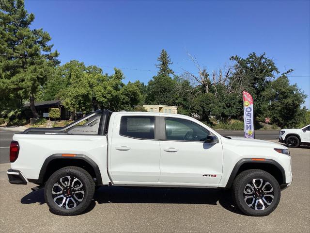 2025 GMC Canyon 4WD AT4