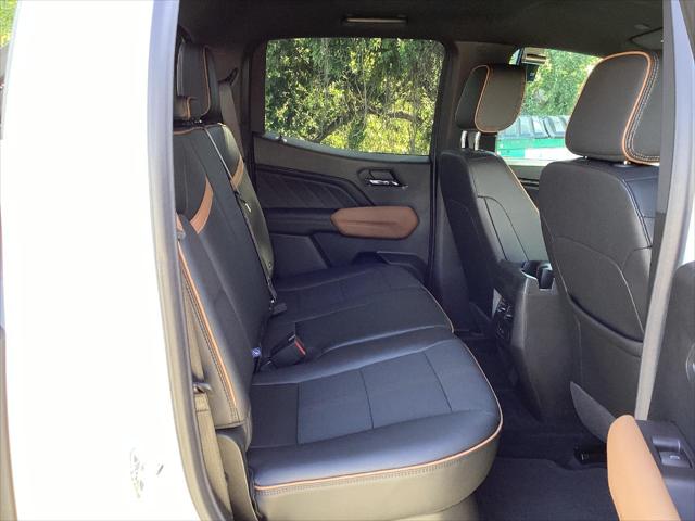 2025 GMC Canyon 4WD AT4
