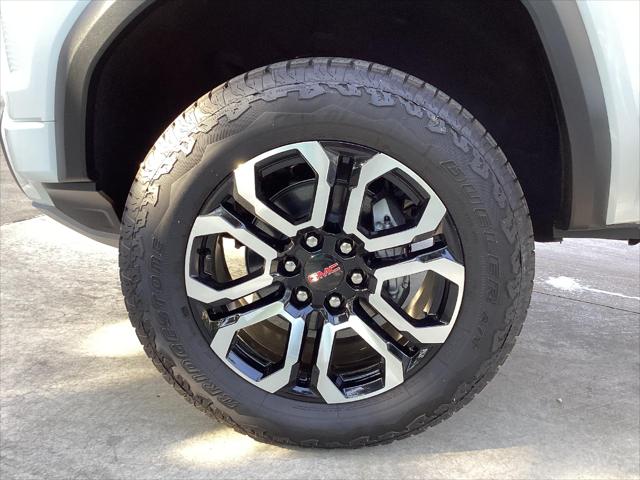 2025 GMC Canyon 4WD AT4