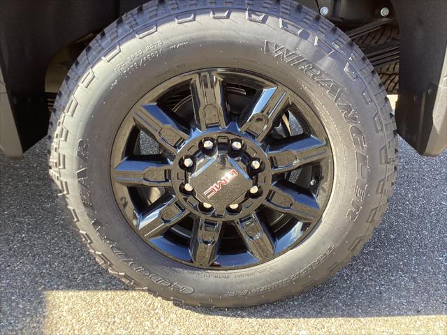 2025 GMC Sierra 2500HD 4WD Crew Cab Standard Bed AT4