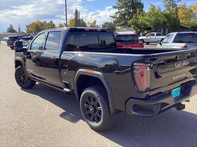 2025 GMC Sierra 2500HD 4WD Crew Cab Standard Bed AT4