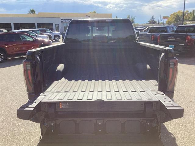 2025 GMC Sierra 2500HD 4WD Crew Cab Standard Bed AT4
