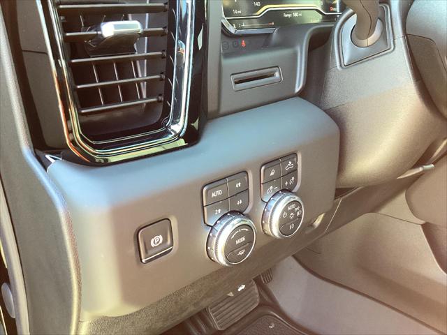 2025 GMC Sierra 2500HD 4WD Crew Cab Standard Bed AT4