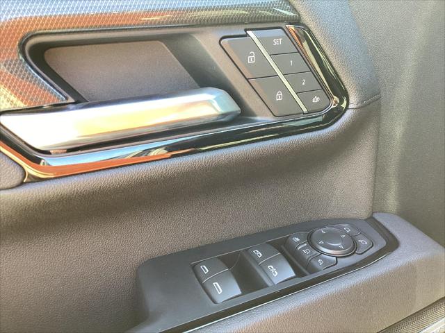 2025 GMC Sierra 2500HD 4WD Crew Cab Standard Bed AT4