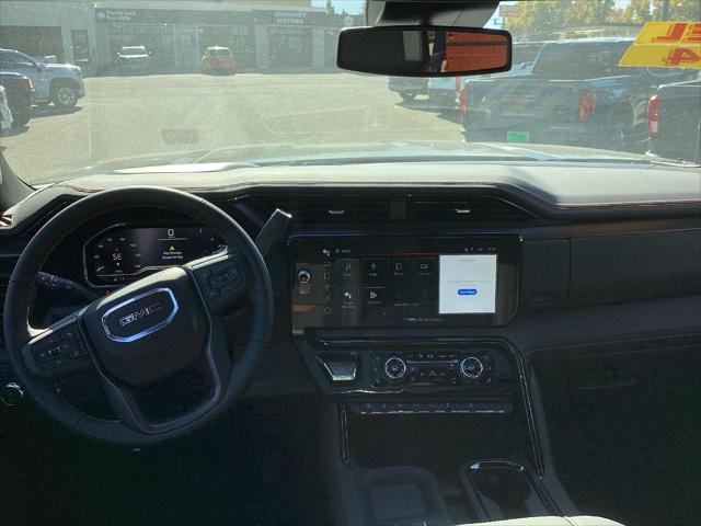 2025 GMC Sierra 2500HD 4WD Crew Cab Standard Bed AT4