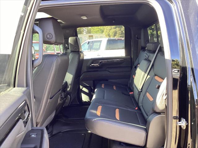 2025 GMC Sierra 2500HD 4WD Crew Cab Standard Bed AT4