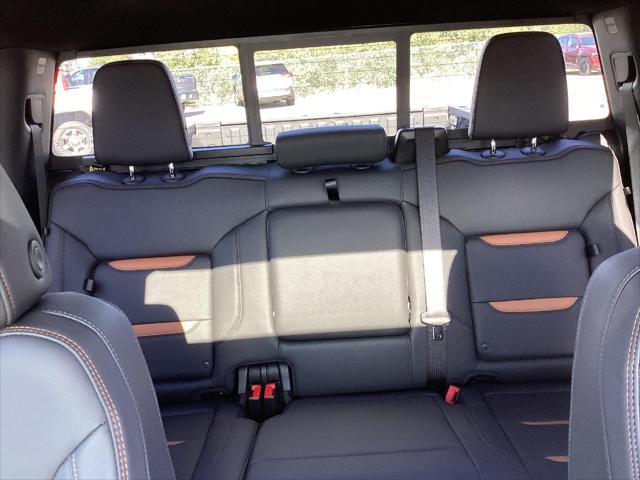 2025 GMC Sierra 2500HD 4WD Crew Cab Standard Bed AT4