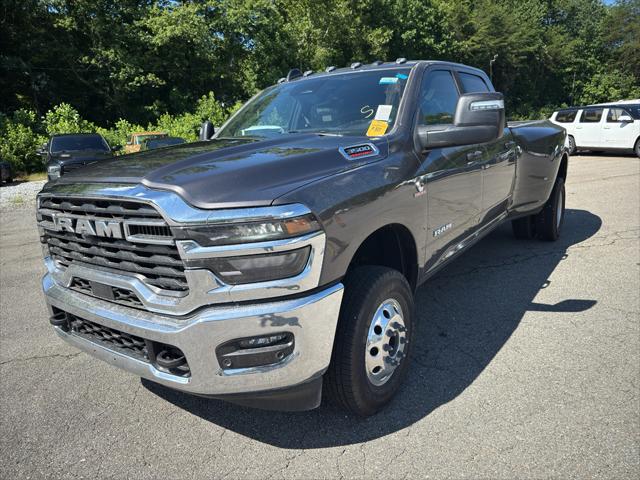 2025 RAM 3500 Big Horn Crew Cab 4x4 8 Box