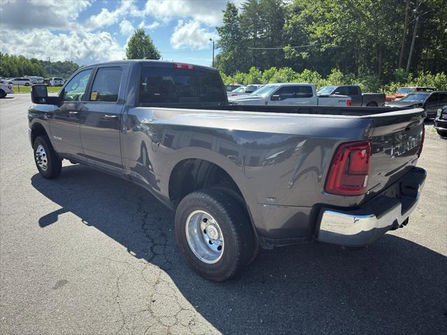 2025 RAM 3500 Big Horn Crew Cab 4x4 8 Box