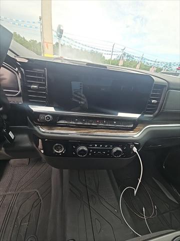 2023 Chevrolet Silverado 1500 2WD Crew Cab Short Bed LT