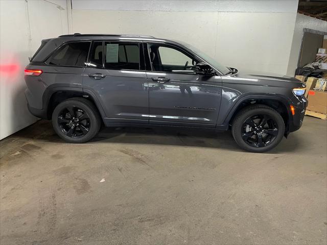 2023 Jeep Grand Cherokee Altitude 4x4