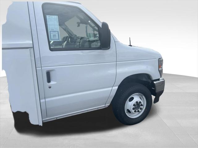 2026 Ford E-350 Cutaway Base