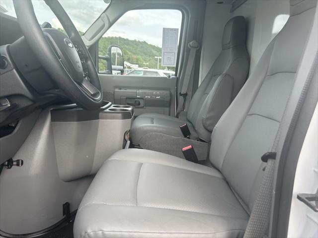 2026 Ford E-350 Cutaway Base