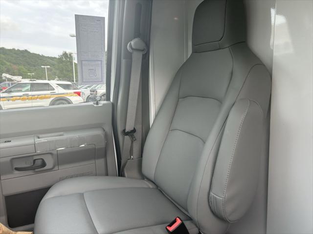 2026 Ford E-350 Cutaway Base
