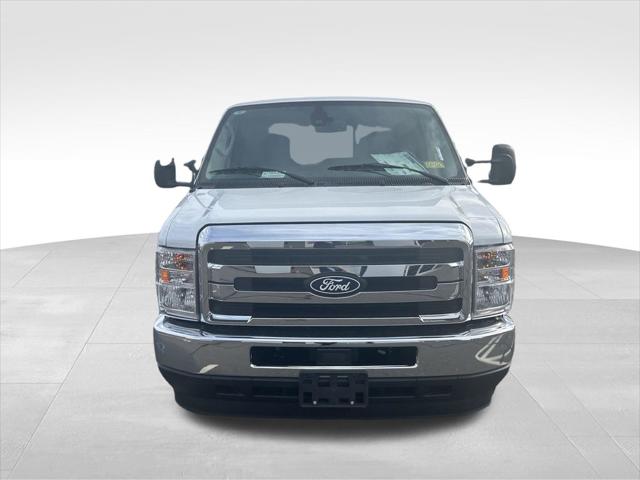 2026 Ford E-350 Cutaway Base