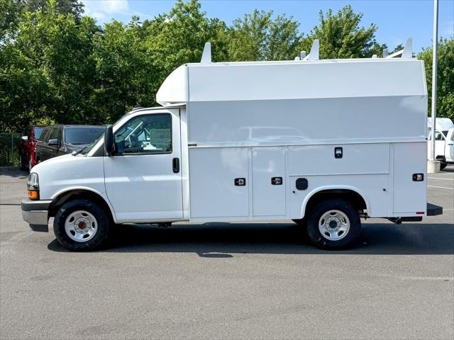 2025 Chevrolet Express Cutaway Work Van