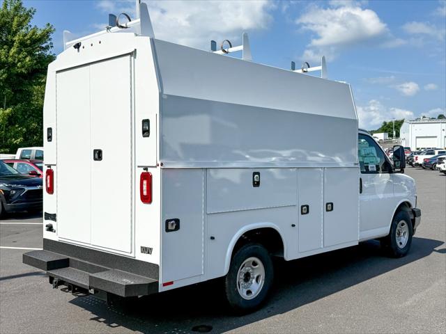 2025 Chevrolet Express Cutaway Work Van