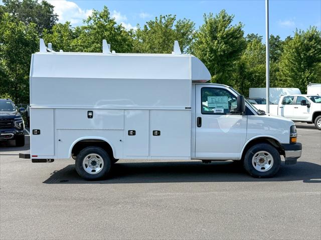 2025 Chevrolet Express Cutaway Work Van