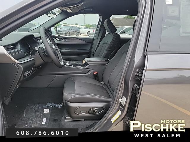2025 Jeep Grand Cherokee L Laredo 4x4