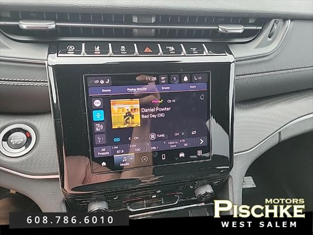 2025 Jeep Grand Cherokee L Laredo 4x4