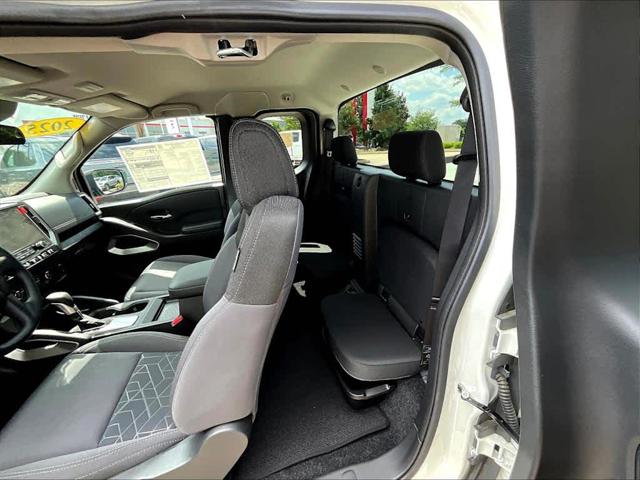 2025 Nissan Frontier King Cab SV 4x4