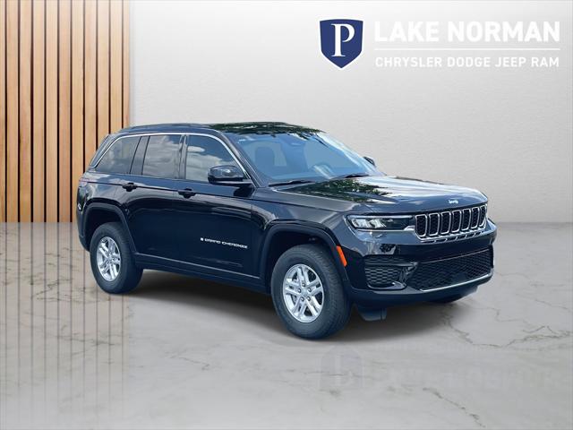 2025 Jeep Grand Cherokee GRAND CHEROKEE LAREDO 4X4