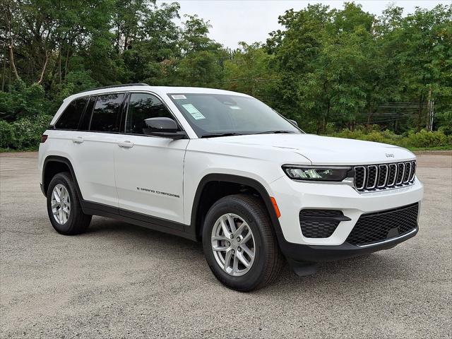 2025 Jeep Grand Cherokee GRAND CHEROKEE LAREDO X 4X4