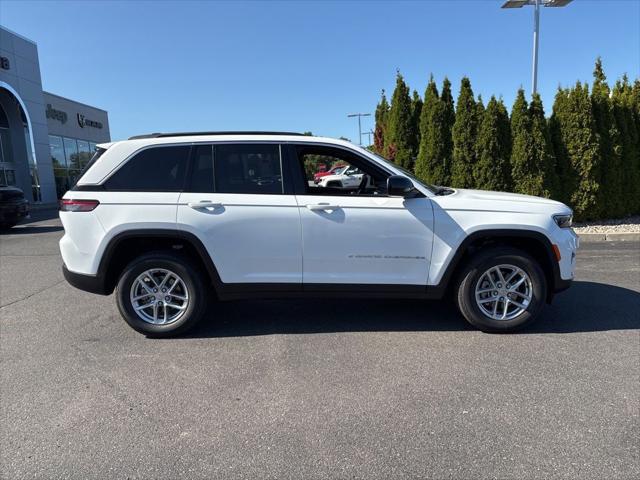 2025 Jeep Grand Cherokee GRAND CHEROKEE LAREDO X 4X4