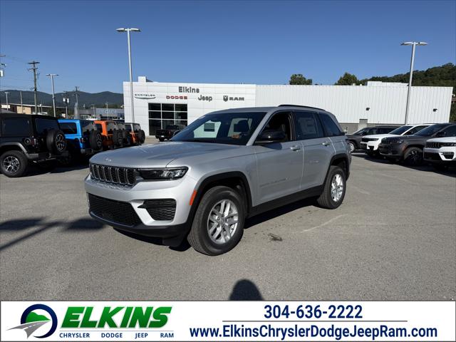 2025 Jeep Grand Cherokee GRAND CHEROKEE LAREDO X 4X4