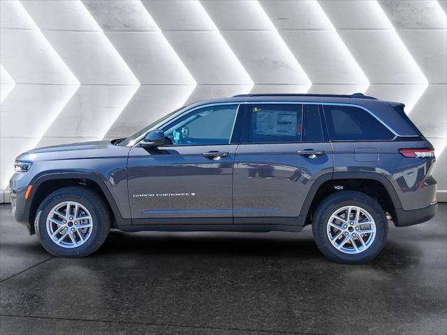 2025 Jeep Grand Cherokee GRAND CHEROKEE LAREDO X 4X4