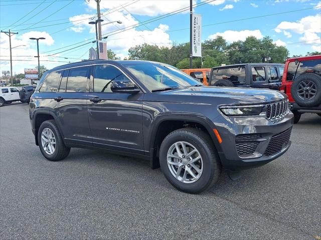 2025 Jeep Grand Cherokee GRAND CHEROKEE LAREDO X 4X4
