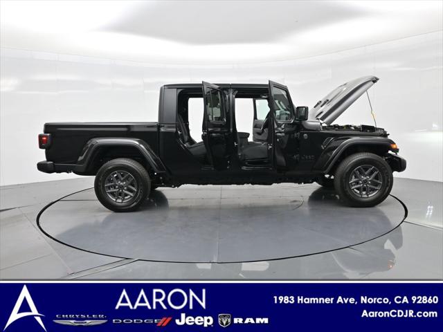 2025 Jeep Gladiator GLADIATOR SPORT S 4X4