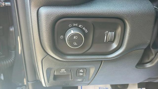 2026 Ram 1500 Big Horn Crew Cab 4x4 5'7" Box
