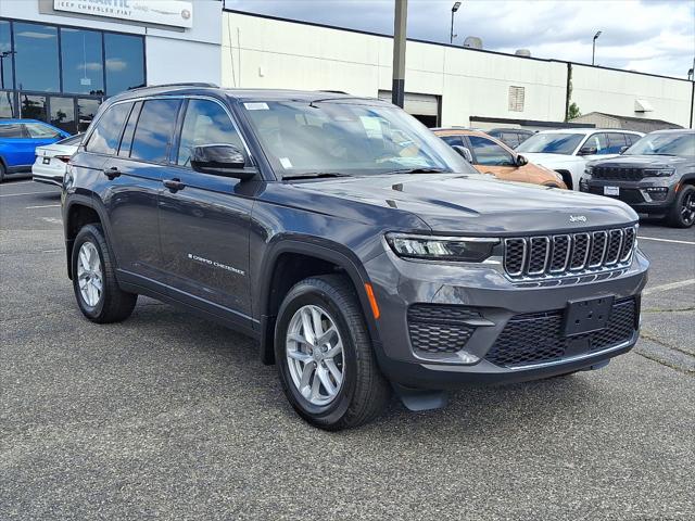 2025 Jeep Grand Cherokee GRAND CHEROKEE LAREDO X 4X4