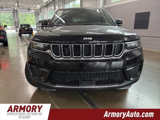 2025 Jeep Grand Cherokee GRAND CHEROKEE LAREDO X 4X4