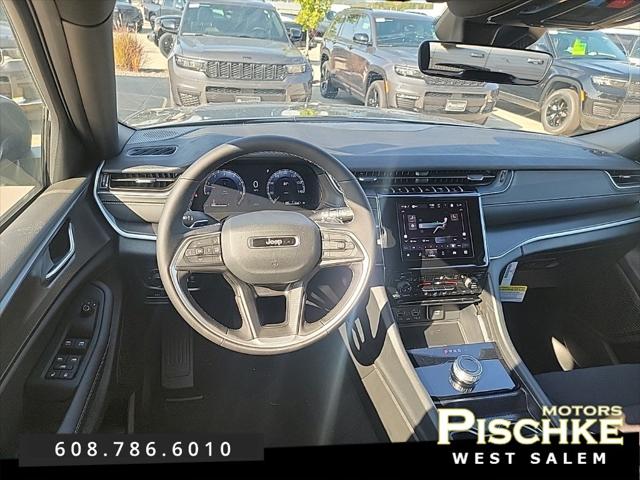 2025 Jeep Grand Cherokee GRAND CHEROKEE LAREDO 4X4