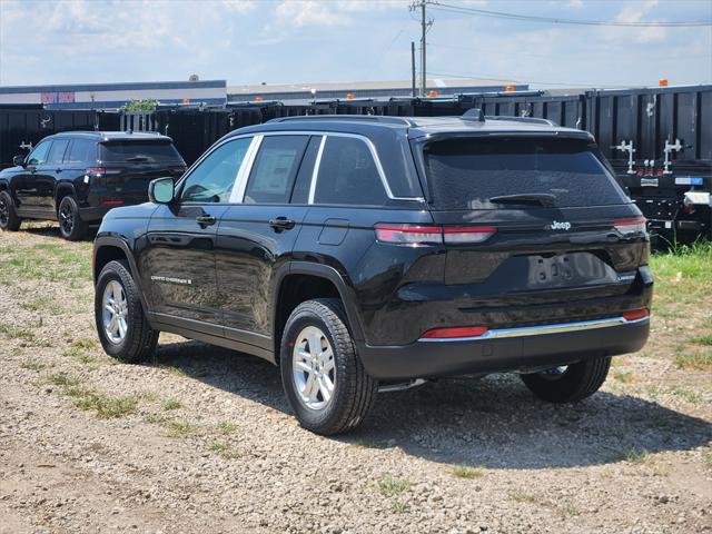 2025 Jeep Grand Cherokee GRAND CHEROKEE LAREDO 4X2