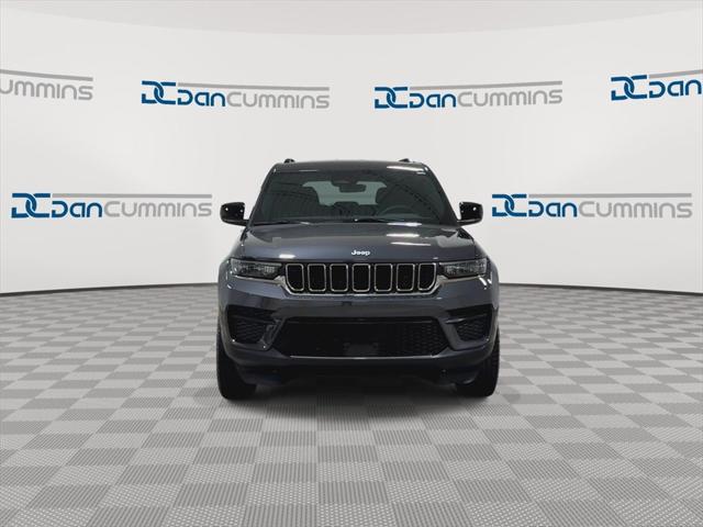 2025 Jeep Grand Cherokee GRAND CHEROKEE LAREDO 4X4