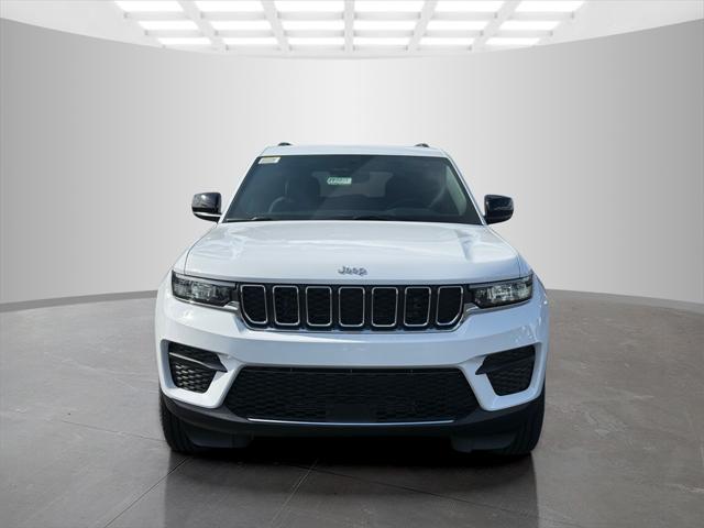 2025 Jeep Grand Cherokee GRAND CHEROKEE LAREDO 4X4 2025 Jeep Grand Cherokee GRAND CHEROKEE LAREDO 4X4