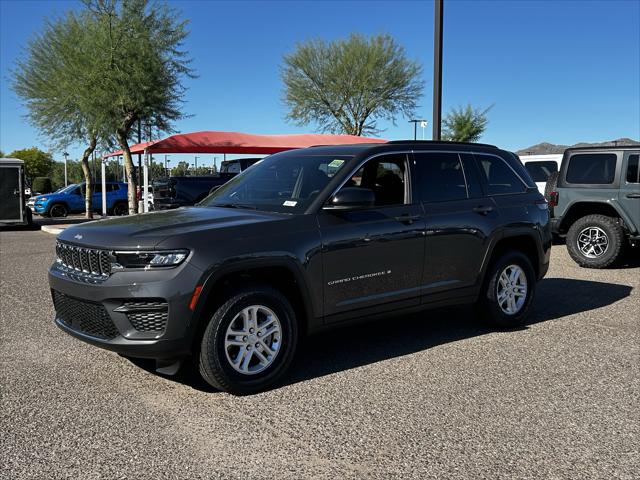 2025 Jeep Grand Cherokee GRAND CHEROKEE LAREDO 4X4