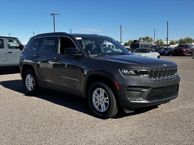 2025 Jeep Grand Cherokee GRAND CHEROKEE LAREDO 4X4