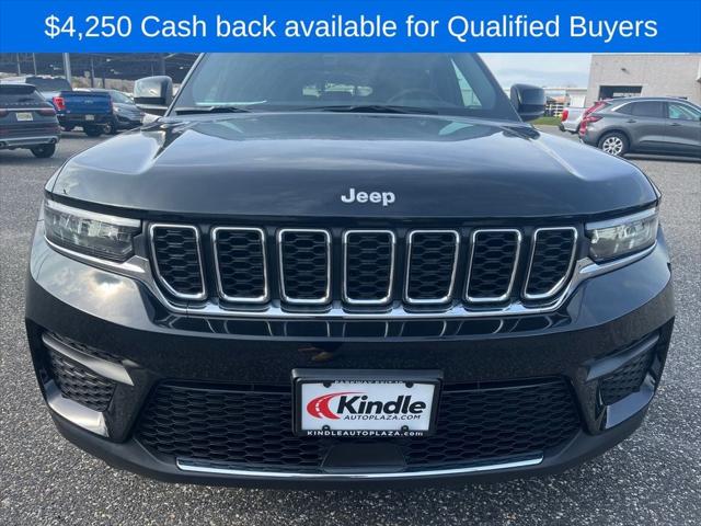 2025 Jeep Grand Cherokee GRAND CHEROKEE LAREDO X 4X4