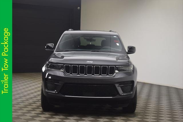 2025 Jeep Grand Cherokee GRAND CHEROKEE LAREDO 4X4