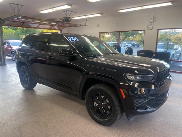 2025 Jeep Grand Cherokee GRAND CHEROKEE ALTITUDE 4X4 2025 Jeep Grand Cherokee GRAND CHEROKEE ALTITUDE 4X4