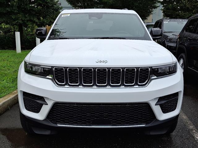 2025 Jeep Grand Cherokee GRAND CHEROKEE LAREDO X 4X4