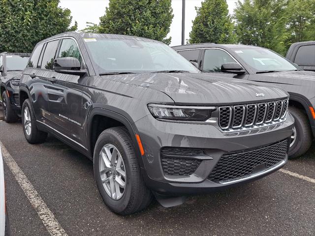 2025 Jeep Grand Cherokee GRAND CHEROKEE LAREDO X 4X4