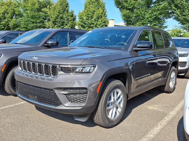 2025 Jeep Grand Cherokee GRAND CHEROKEE LAREDO X 4X4