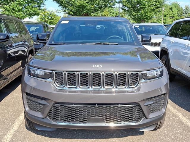 2025 Jeep Grand Cherokee GRAND CHEROKEE LAREDO X 4X4