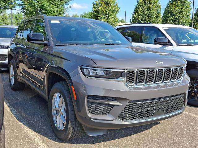 2025 Jeep Grand Cherokee GRAND CHEROKEE LAREDO X 4X4